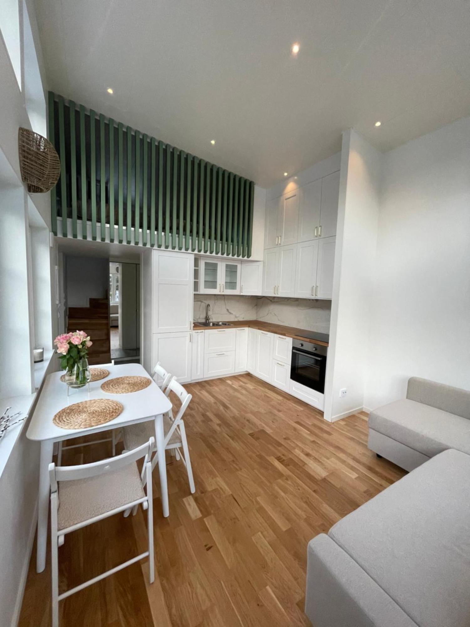 Ett Nytt Fraesch Hus Utanfoer Stockholm Naera Arlanda Villa Rosersberg Kültér fotó